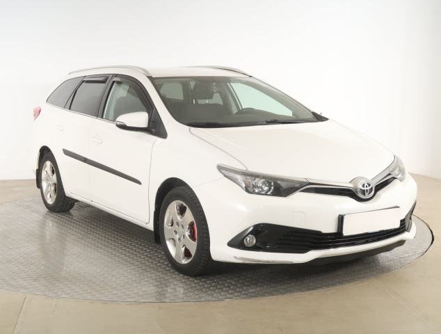 Toyota Auris 2016