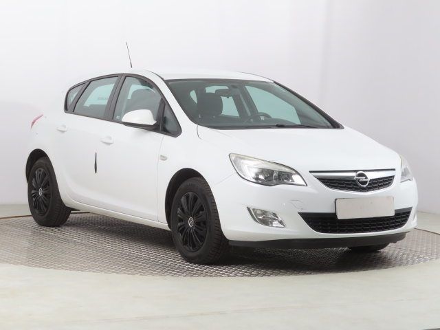 Opel Astra 2012