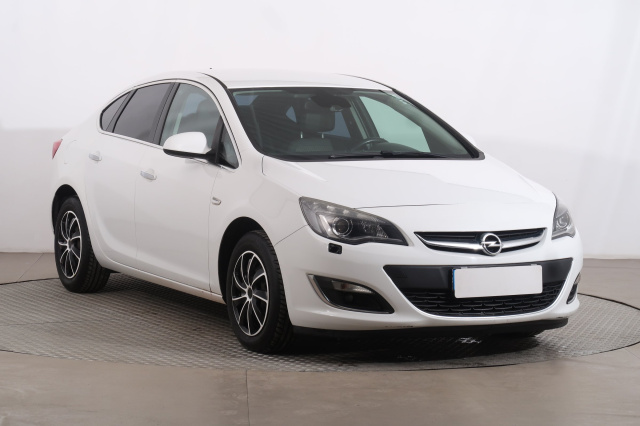 Opel Astra, 2013