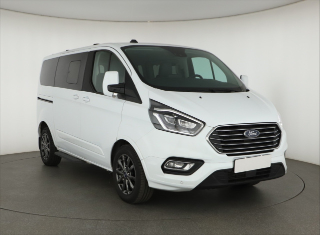 Ford Tourneo Custom 2023