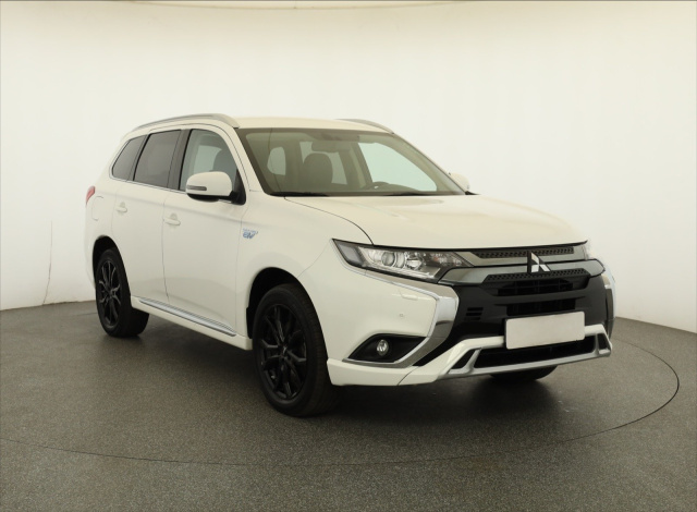 Mitsubishi Outlander 2021